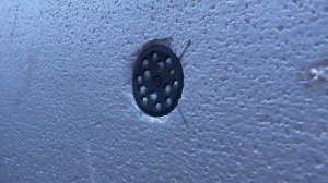 Дюбели для крепления пенопласта.