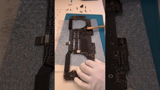 Как сделать профилактику MacBook Pro за 2 мин?? смотреть онлайн