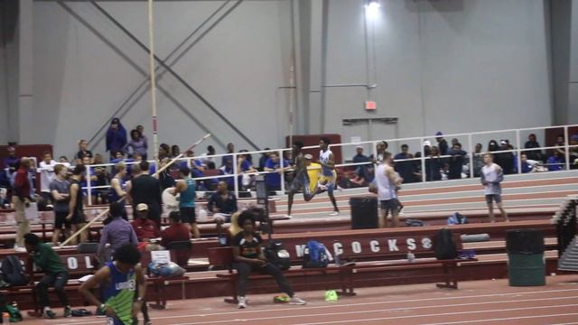 Surresh Black and Donovan Horne - 400m Dash - Epmire Athletics смотреть онлайн