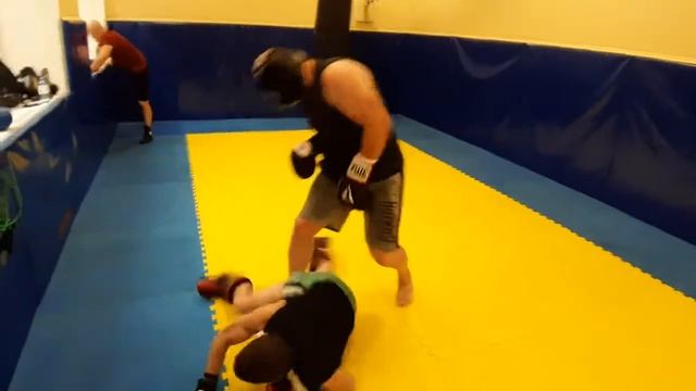 ЖЕСТЬ MMA 60 vs 160 не РАВНЫЙ БОЙ КТО КОГО СМОТРЕТЬ ДО КОНЦА БИЛИСЬ НЕ НА ЖИЗНЬ А НА ЛАЙКИ :))) смотреть онлайн