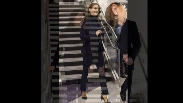 СРОЧНЫЕ НОВОСТИ!!! КАКАЯ МОЛОДЕЦ! КЕЙТ МИДДЛТОН ПОЧТИЛА ПРИНЦЕССУ ДИАНУ ВО ВРЕМЯ ВИЗИТА В США... смотреть онлайн