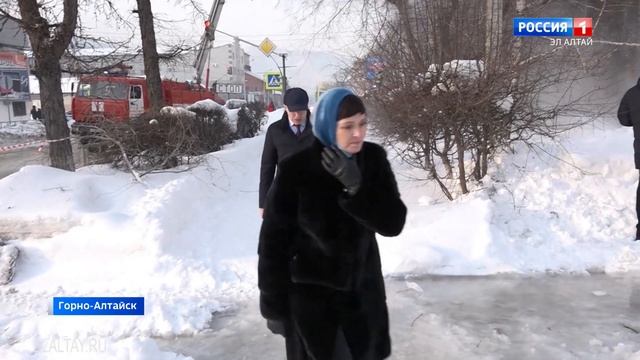 В здании вечерней школы в Горно-Алтайске произошел пожар: жертв нет смотреть онлайн