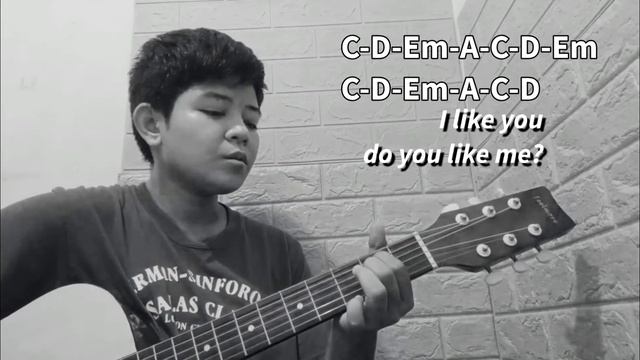 AJ RAFAEL - LIKE ME (Basic Guitar Chords + Lyrics on Screen) #KLMusix смотреть онлайн