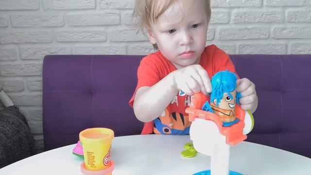 Пластилин Плей До. Делаем прически с набором Play Doh