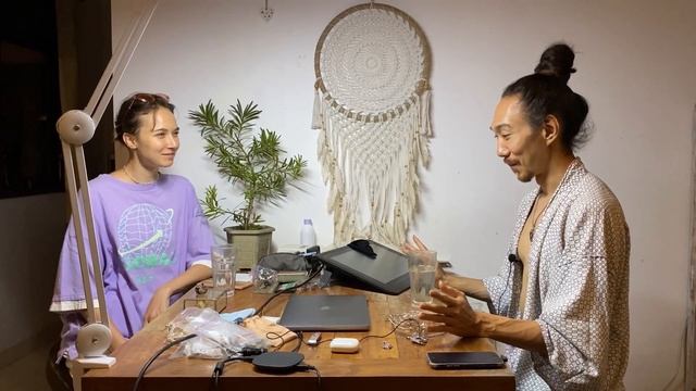 Кари: о творчестве, путешествиях, радости, и о простых но важных жизненных истинах смотреть онлайн