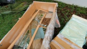 Нашла две старинные корбочки !А там...Можете меня поздравить !Не свалка,а барахолка в Австралии