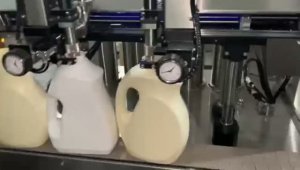 AU-R-2GY Автоматическая поршневая разливочная машина