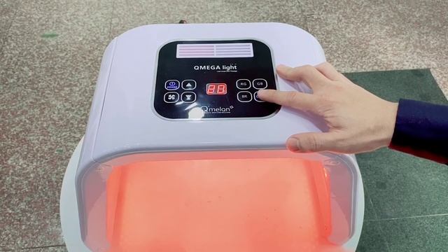Trị mụn với ánh sáng sinh học màu xanh Omega Light смотреть онлайн