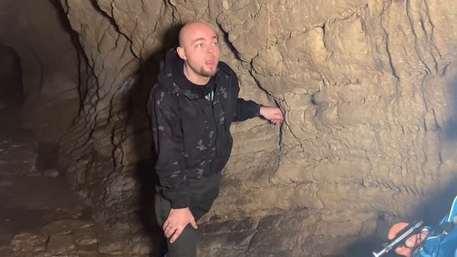 ТАМ ЖИЛИ ПЕЩЕРНЫЕ ЛЮДИ смотреть онлайн