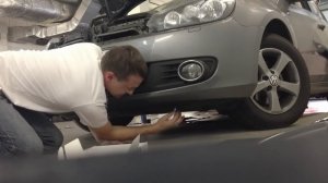 vw-golfclub.ru \sheff-garage.ru\ Снятие переднего бампера Гольф 6\ Removing the front bumper golf 6