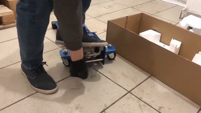 Домкрат 51136 подкатной низкопрофильный. Краткий ролик перед отправкой клиенту в регион. смотреть онлайн