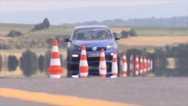 Einzeltest VW Golf R смотреть онлайн