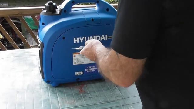 HY2000Si Changing the Spark plug and Air filter смотреть онлайн