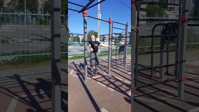 Тренировка плечевых суставов на турнике. смотреть онлайн