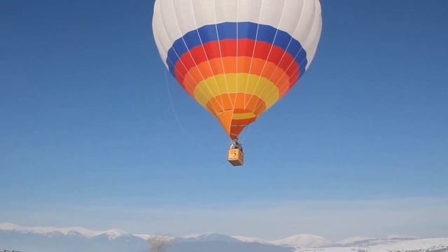 Полёт аэростатов в горах Болгарии 2012 смотреть онлайн