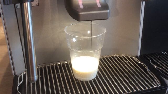 DIRTY Chai Latte op de Melitta Cafina XT5 смотреть онлайн