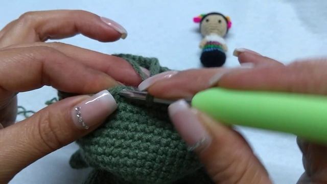 División De Piernas Yoda Baby Amigurumi