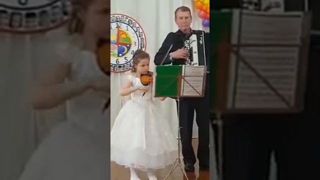 Маргарита Бондарева. Первое выступление. Скрипка.