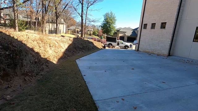 LEAF REMOVAL on this MINI MANSION - Cleaning leaves in shifting winds -THIS WAS NOT A FREE SERVICE смотреть онлайн