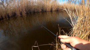 С УЛЬТРАЛАЙТОМ по каналам. Окунь и щука на ультралайт воблеры.