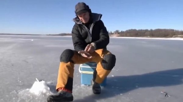 ЗИМНЯЯ ЛОВЛЯ ПЛОТВЫ на ПОПЛАВОК  РЫБАЛКА на РУЗЕ с ЕВГЕНИЕМ СЕРЕДОЙ