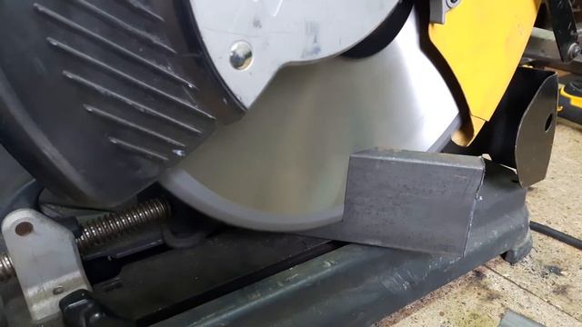 DeWalt DW872 cięcie- cut 45 stopni смотреть онлайн