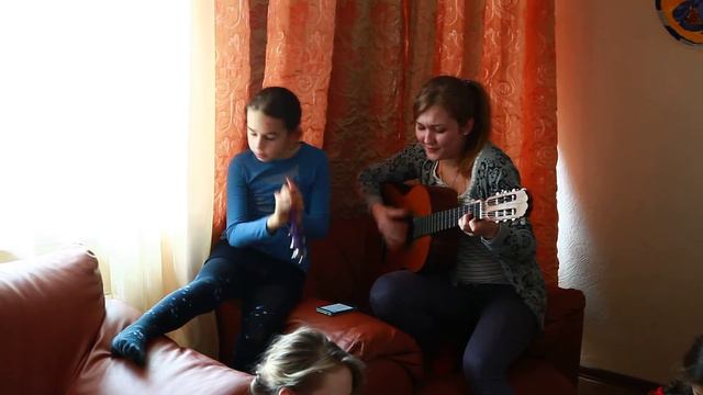 Lady Ariel playing the guitar / Мастер-классы в Евроклубе ВЕСНА 2016 смотреть онлайн