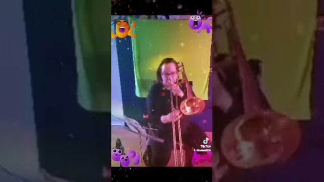 Playing trombone The Coffin Dance Song (take 4) смотреть онлайн