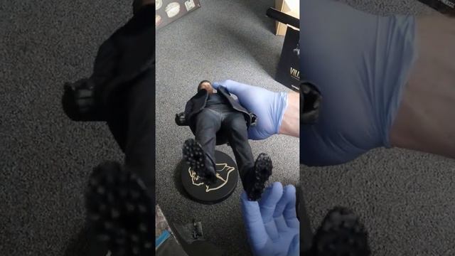 Resident evil village collectors edition unboxing. смотреть онлайн