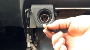 Ремонт прикуривателя в Toyota Caldina 2 часть