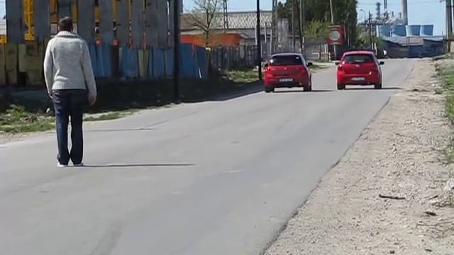 Suzuki Swift Sport vs Yaris TS смотреть онлайн
