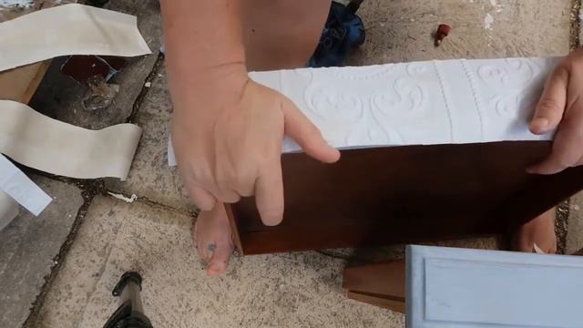 Applying wallpaper to furniture for beginners turning drab to fab | Capriole Creative смотреть онлайн
