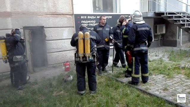 Замыкание электрической проводки в подвале дома на Алексеевке чуть не стало причиной большого пожар смотреть онлайн