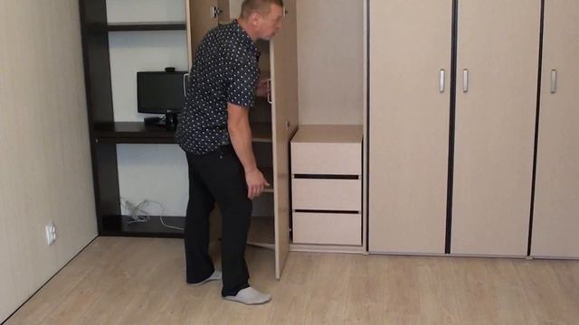 Гостиная с гардеробом и рабочей зоной смотреть онлайн