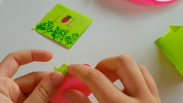 ЧЕРНИЧНЫЙ БУМАЖНЫЙ ЛОЛ ? ! РАСПАКОВКА БУМАЖНОГО ШАРИКА ЛОЛ ! РАСПАКОВКА БУМАЖНОЙ КУКЛЫ ЛОЛ ! смотреть онлайн