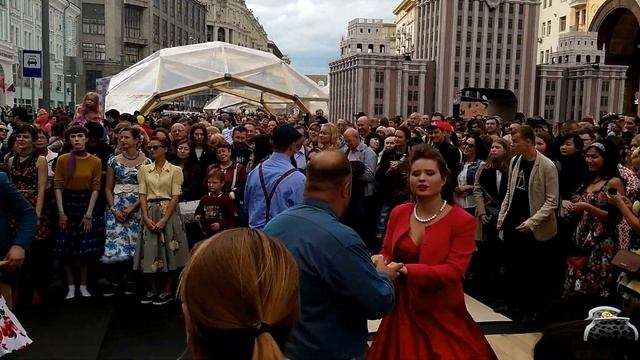 В День Города на Тверской. 10/09/2016 смотреть онлайн