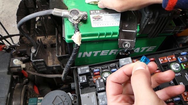 CHEVROLET CRUZE ECU ENGINE COMPUTER FUSE LOCATION REPLACEMENT. ECU ECM PCM FUSE смотреть онлайн