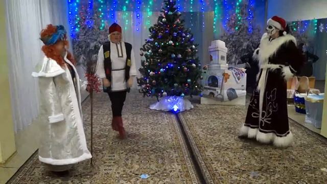 Новогодний праздник в подготовительной группе "Не по щучьему веленью приходит Новый год" смотреть онлайн