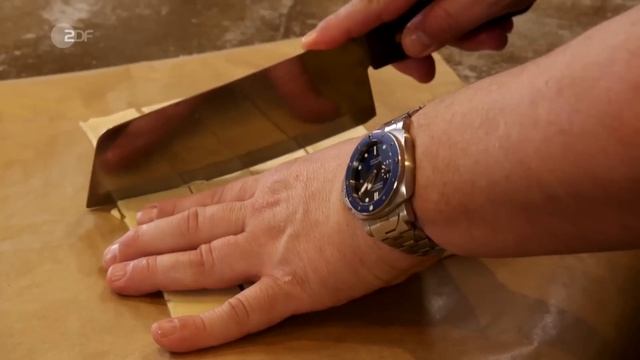 Cracker Challenge: Sebastian verzweifelt an simplem Salzgebäck смотреть онлайн