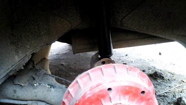 Как заменить задние стойки-амортизаторы на автомобиле ВАЗ 2115 смотреть онлайн