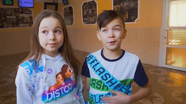 РОМА ВЛЮБИЛСЯ ❤❤❤ смотреть онлайн