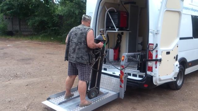 Подъемник в фургон смотреть онлайн