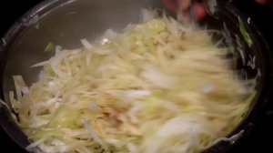 Жареная Капуста (Намного вкуснее тушенной капусты) на сковороде. Как пожарить вкусно капусту
