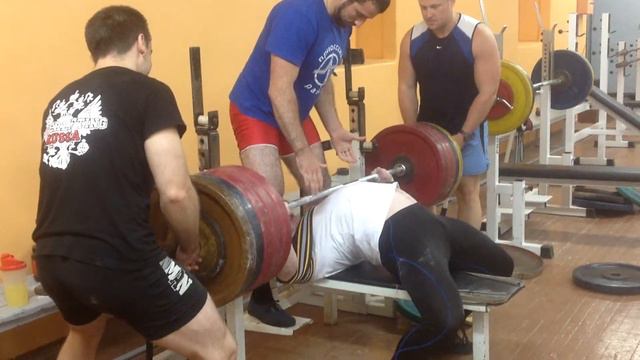 Первый раз в bench daddy, с/в 90 кг, первый подход 250 смотреть онлайн