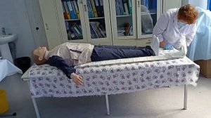 Наложение шины Крамера при переломе бедренной кости