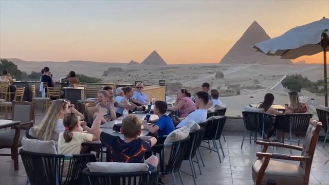 GIZA PYRAMIDS ROOFTOP Sound and Light Show - Hayat Pyramids View Hotel! смотреть онлайн