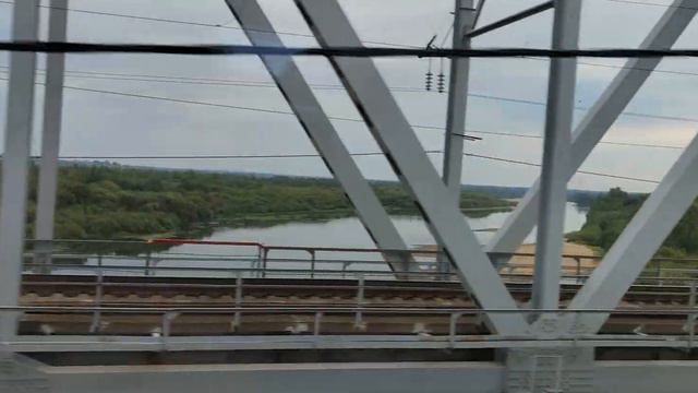 На железнодорожном мосту через реку Унжа. Мантурово. Костромская область. смотреть онлайн