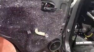 Лучшая шумоизоляция автомобиля. Хорошая авто шумка производится полностью (для лучшего эффекта)