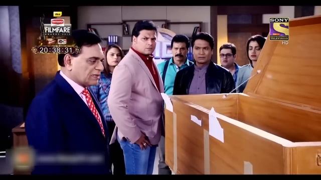 Viral Videos | सीआईडी | Box Ke Andar Ka Saamaan Dekhkar Naachne Lage DCP смотреть онлайн