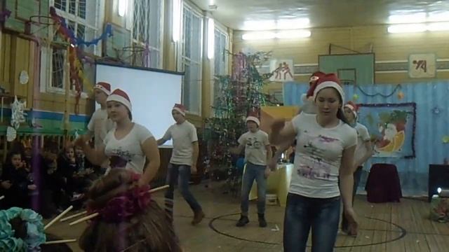 Классный танец на Новый год. Last cristmas/Cascada смотреть онлайн